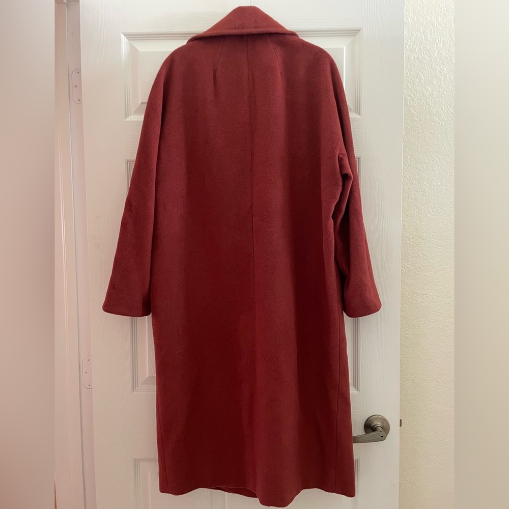 Helene Berman Women’s Wool coat. M. Maroon/Red rich color. Excellent condition. - Picture 2 of 8